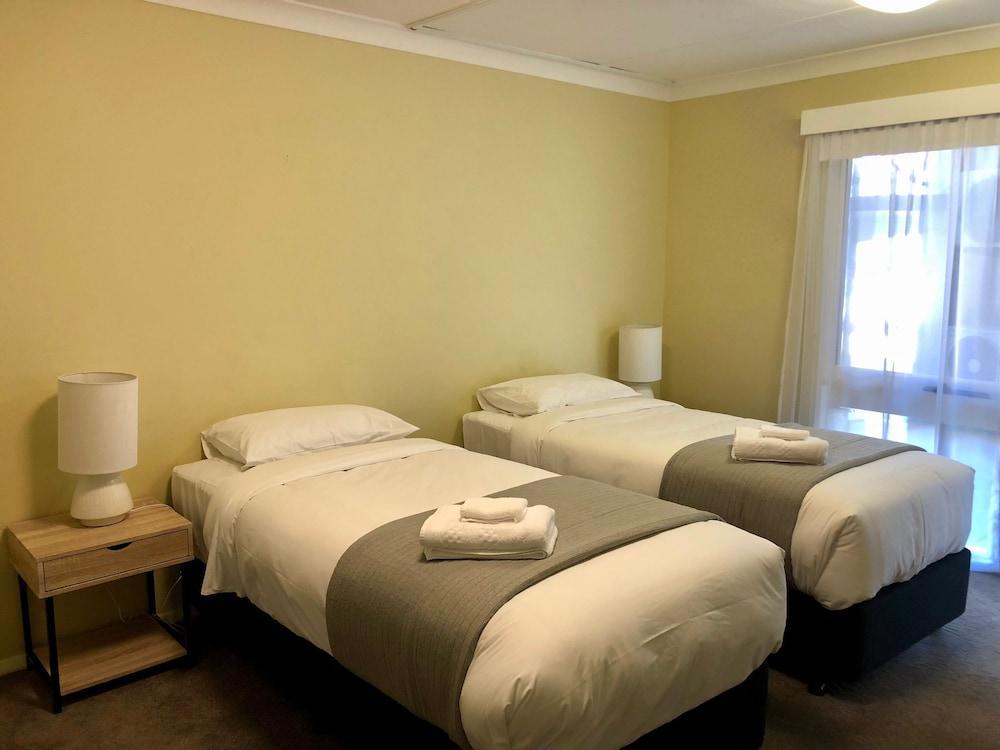 Eight Spence Motel Warrnambool Exterior foto