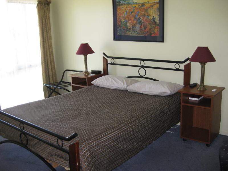 Eight Spence Motel Warrnambool Exterior foto