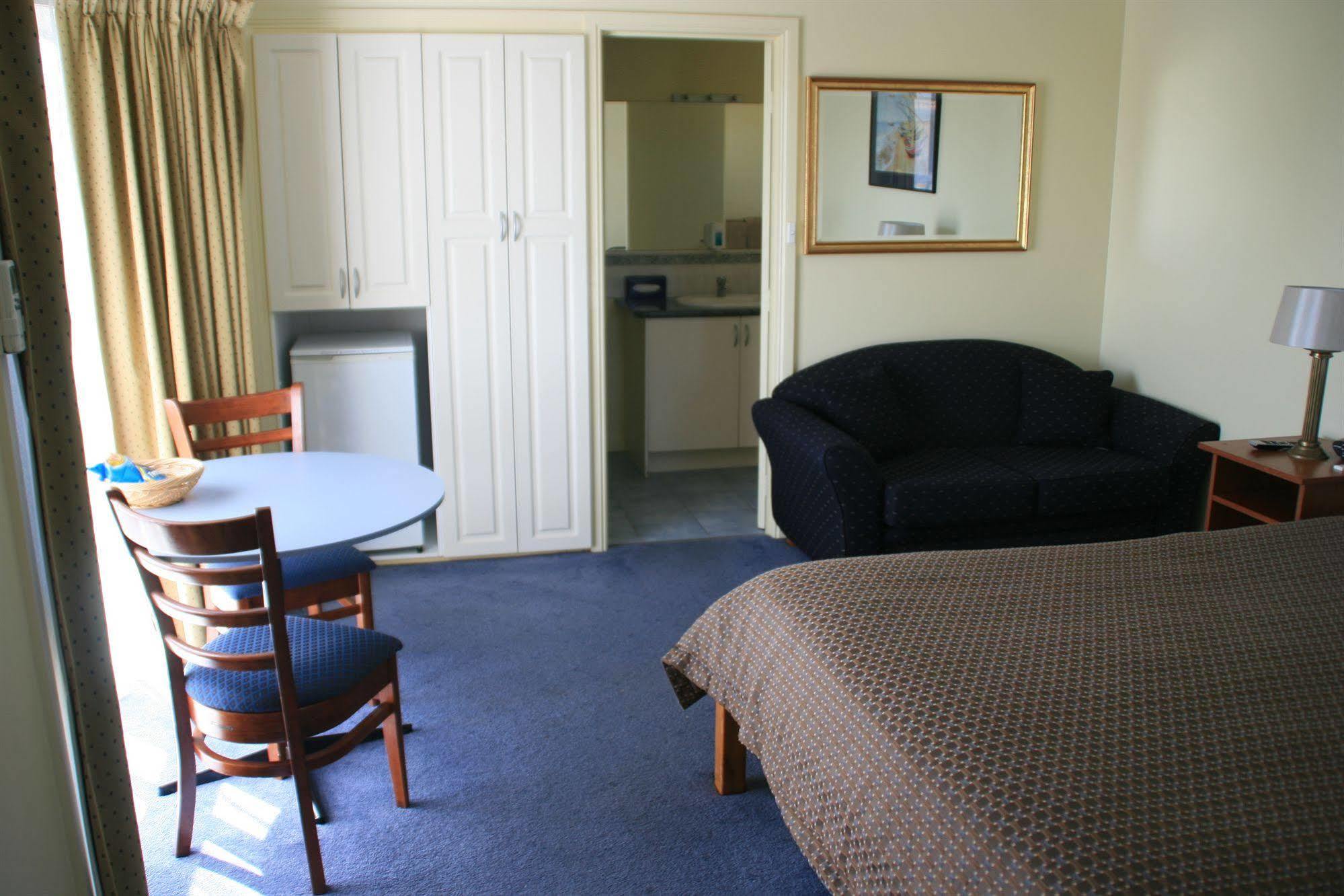 Eight Spence Motel Warrnambool Exterior foto