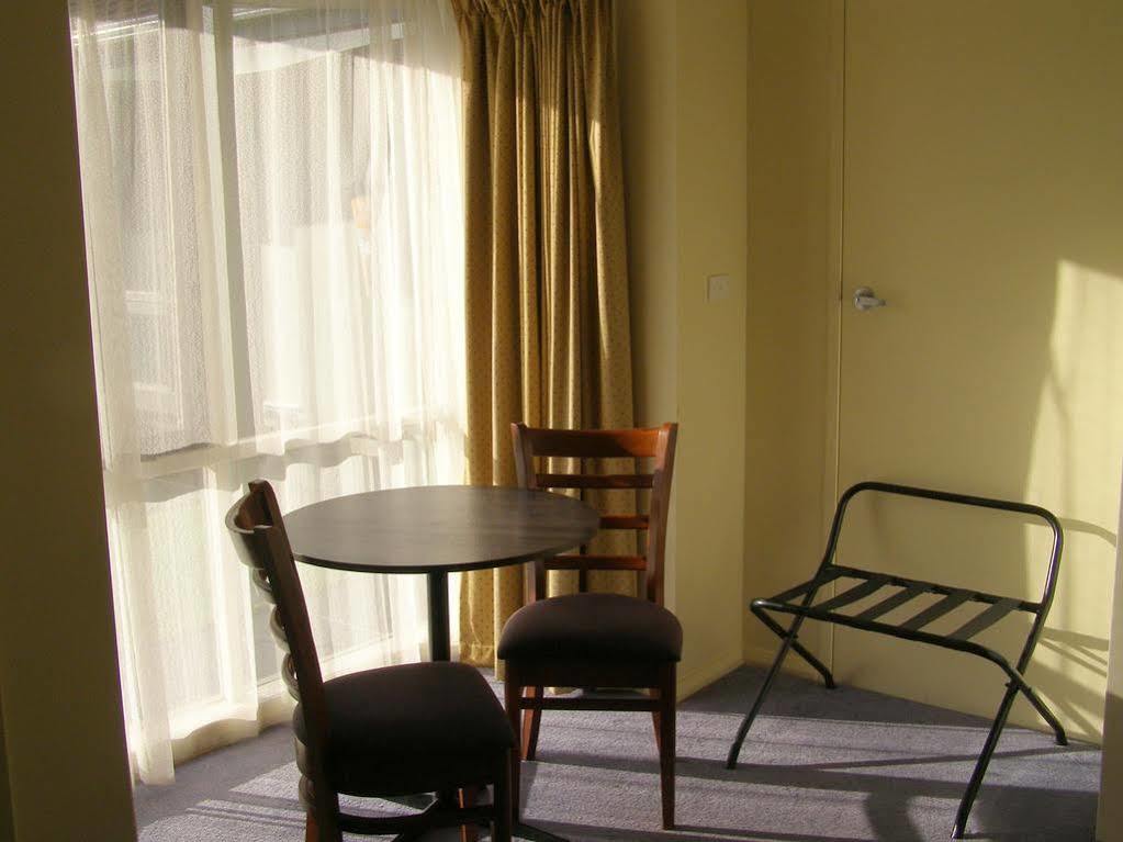 Eight Spence Motel Warrnambool Exterior foto