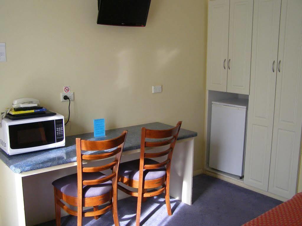 Eight Spence Motel Warrnambool Exterior foto
