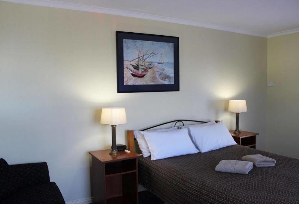 Eight Spence Motel Warrnambool Exterior foto